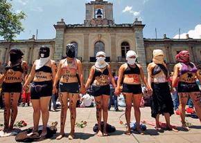 Protesting the murder of women in Mexico